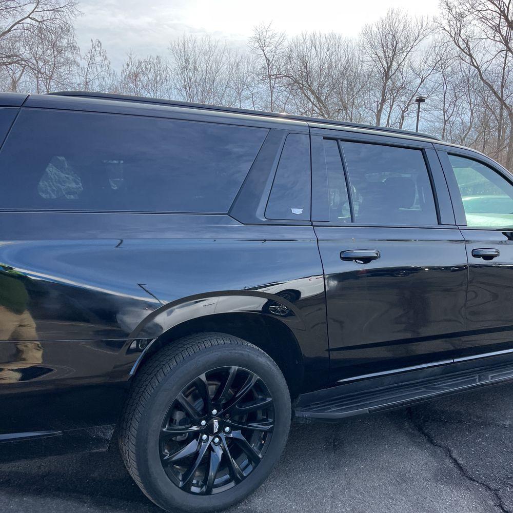 2021 Cadillac Escalade ESV - image 2