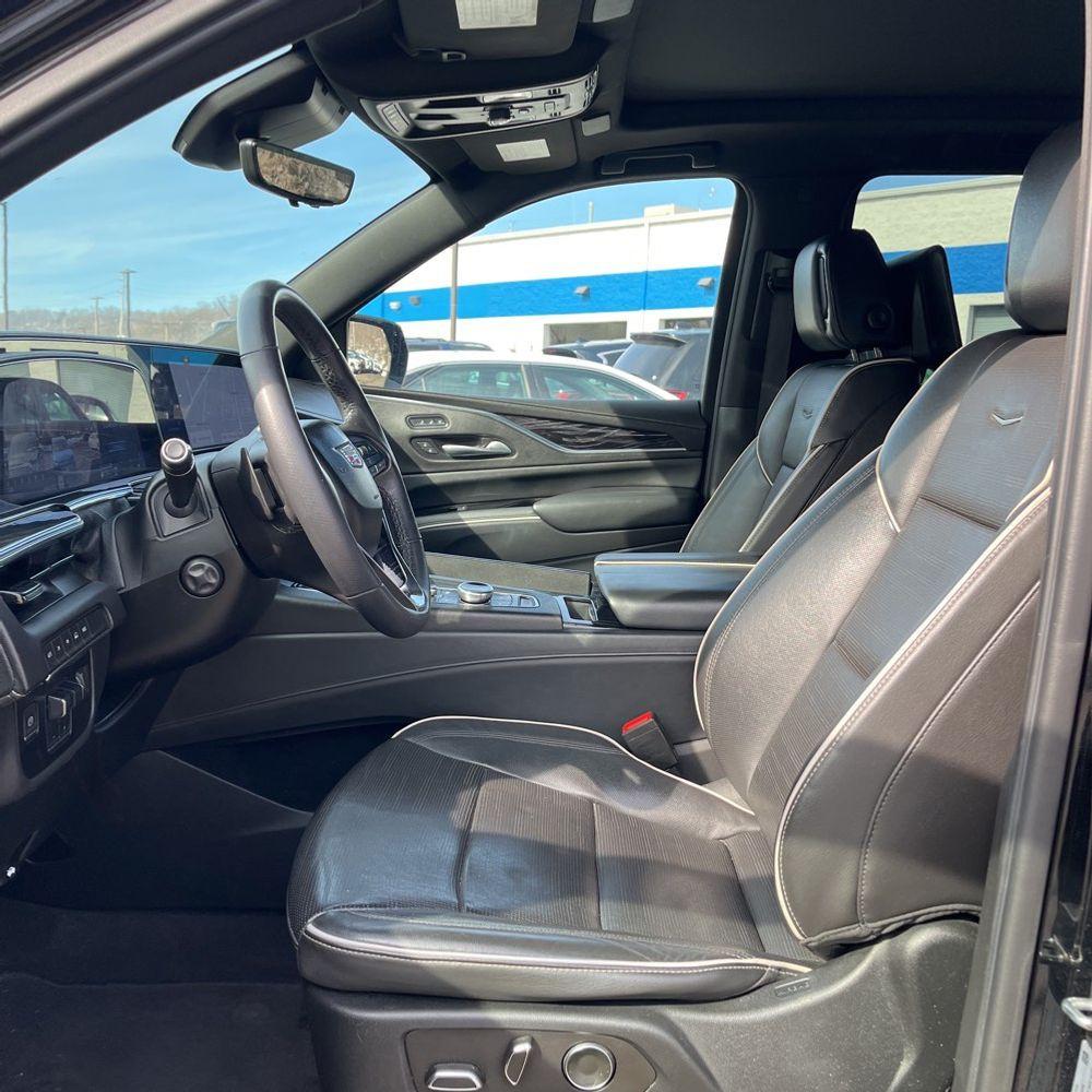 2021 Cadillac Escalade ESV - image 14