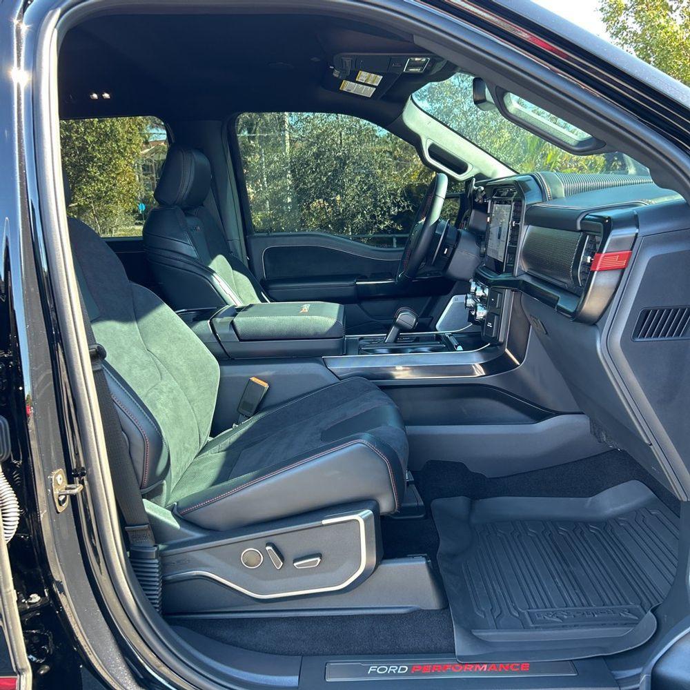 2025 Ford F-150 - image 3