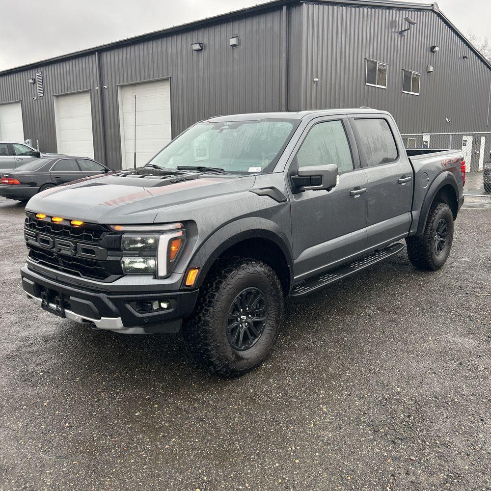 2025 Ford F-150 Raptor - image 3