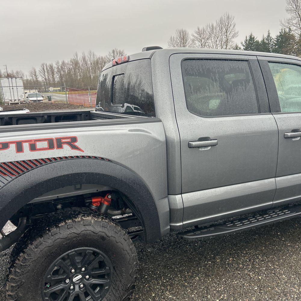 2025 Ford F-150 Raptor - image 7