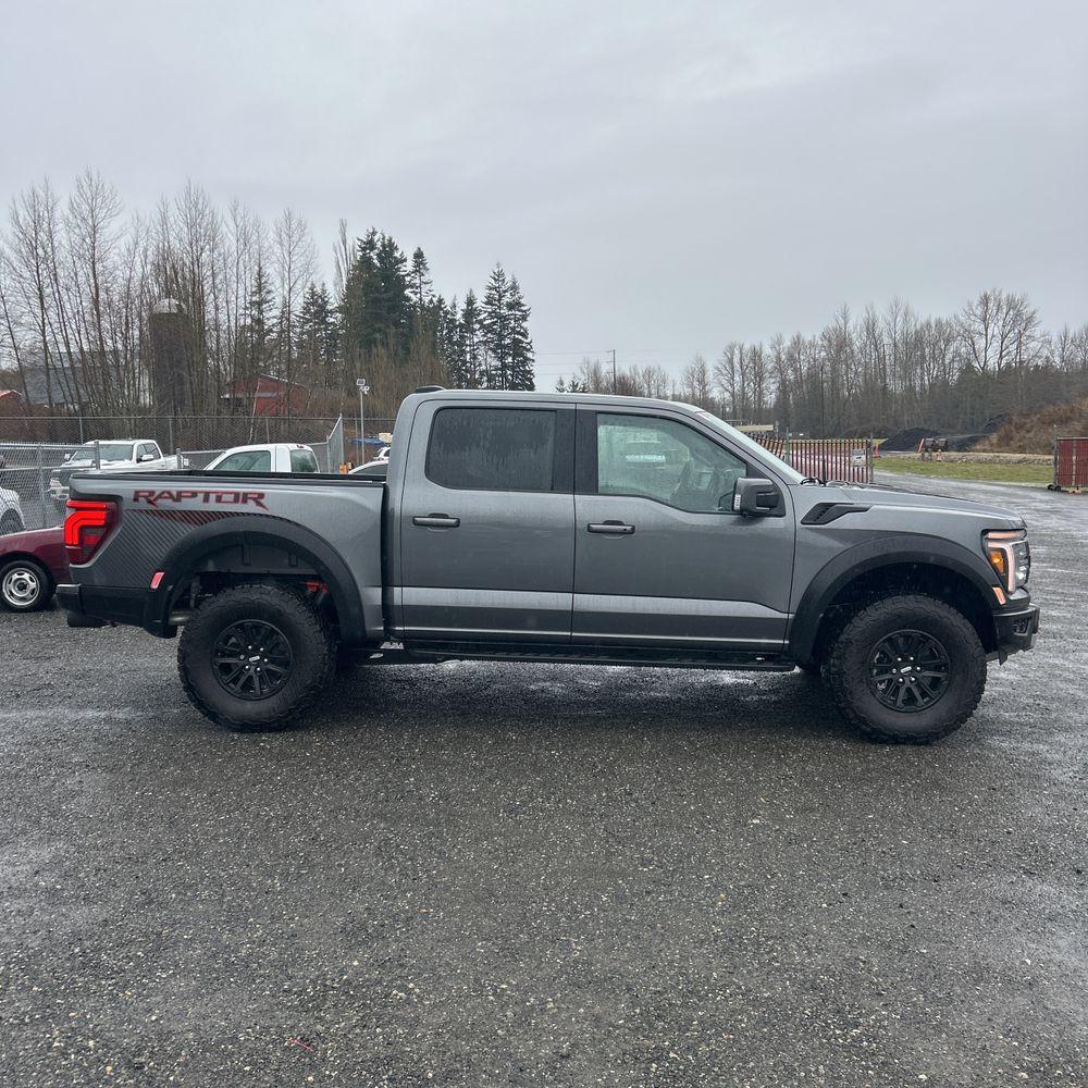 2025 Ford F-150 Raptor - image 14